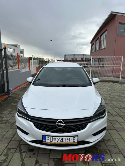 2016' Opel Astra Karavan photo #2
