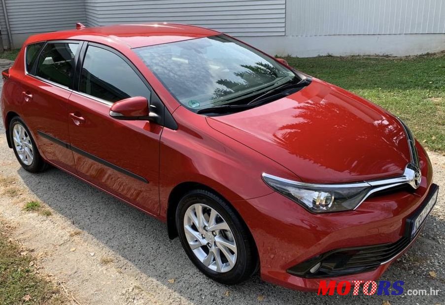 2016' Toyota Auris photo #1