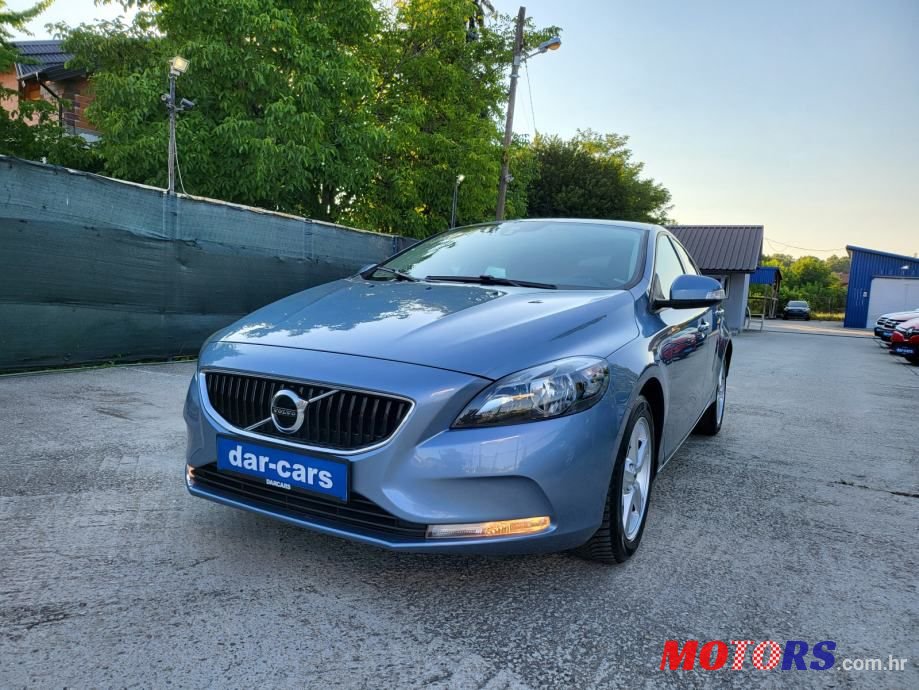 2017' Volvo V40 D2 photo #3