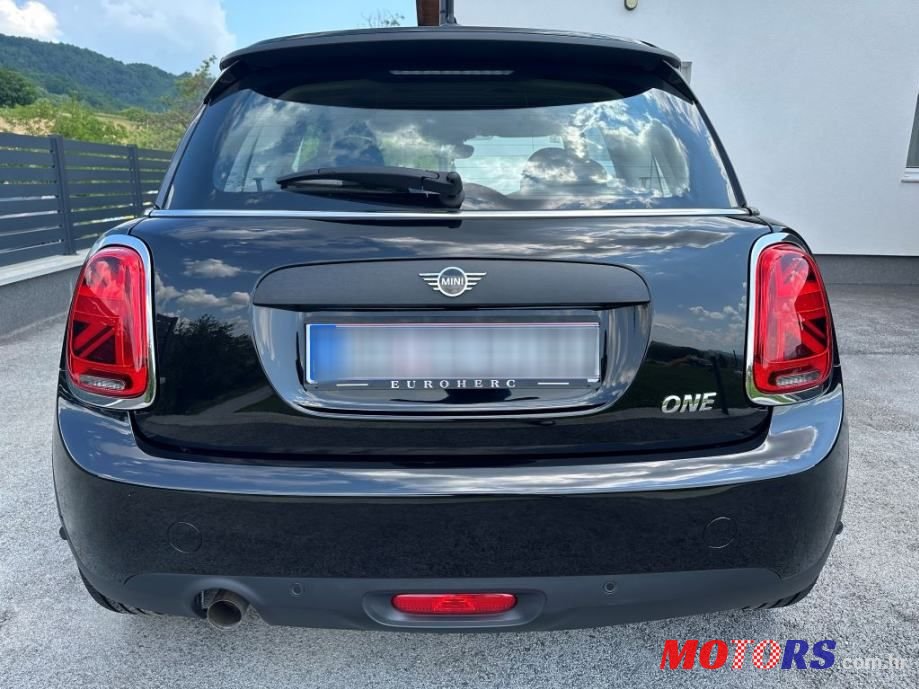 2019' MINI Cooper One photo #5