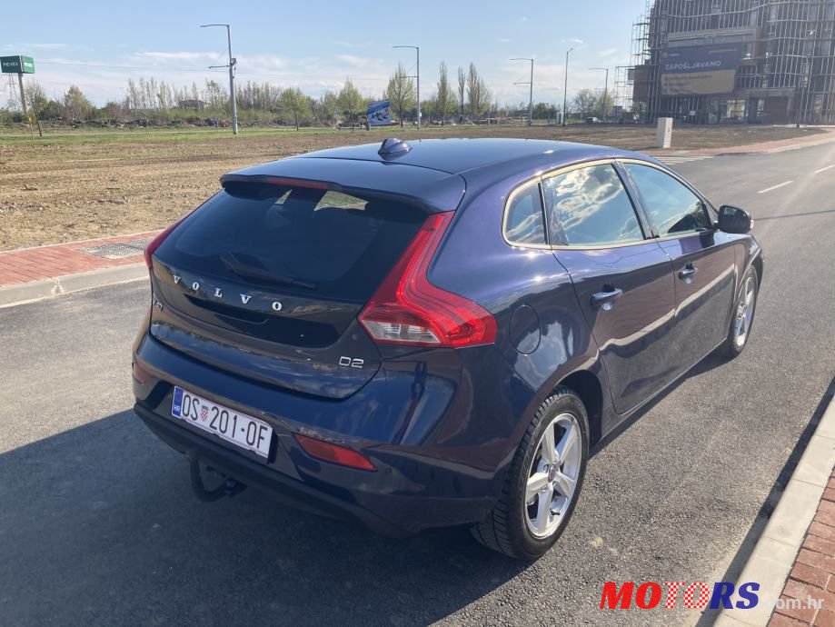 2015' Volvo V40 D2 photo #6