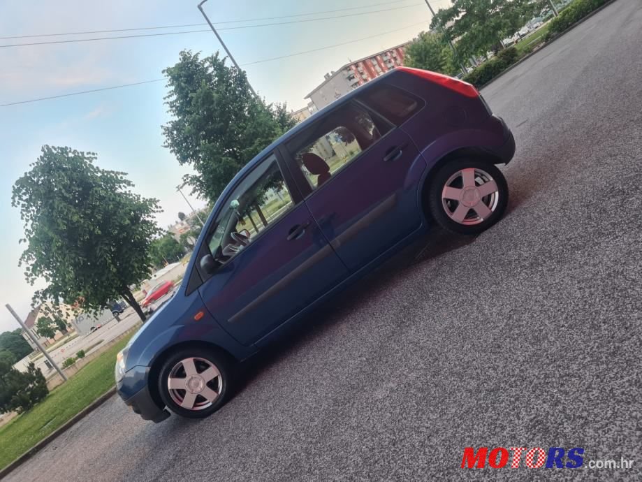 2009' Ford Fiesta photo #4