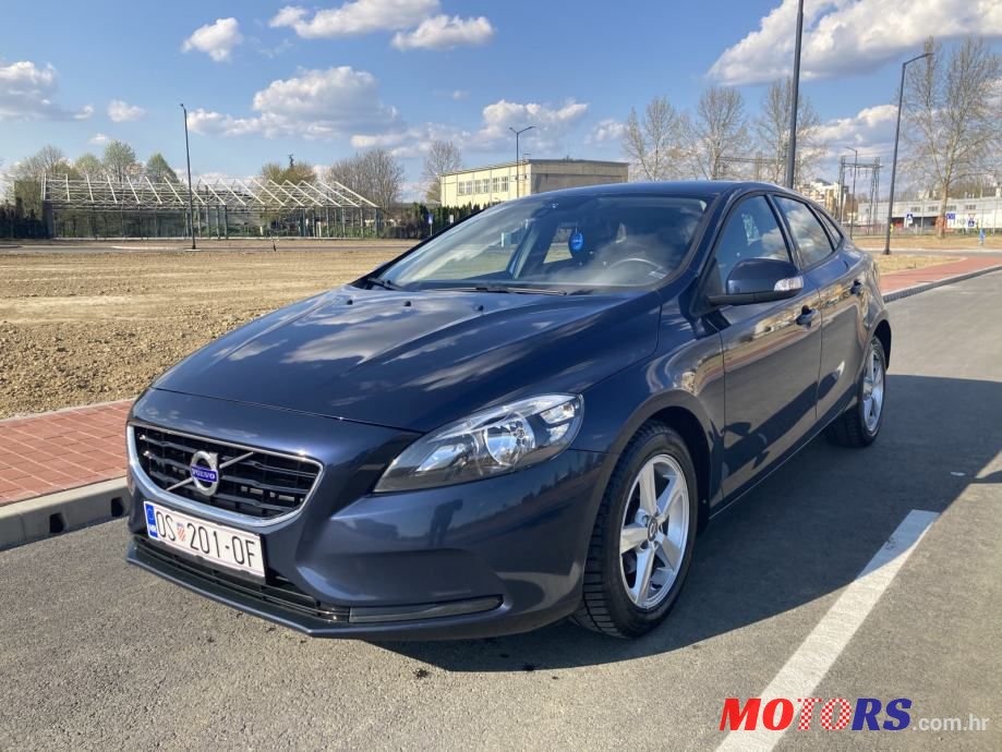 2015' Volvo V40 D2 photo #3