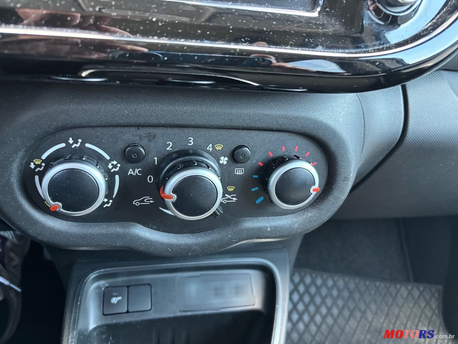 2019' Renault Twingo Sce photo #4
