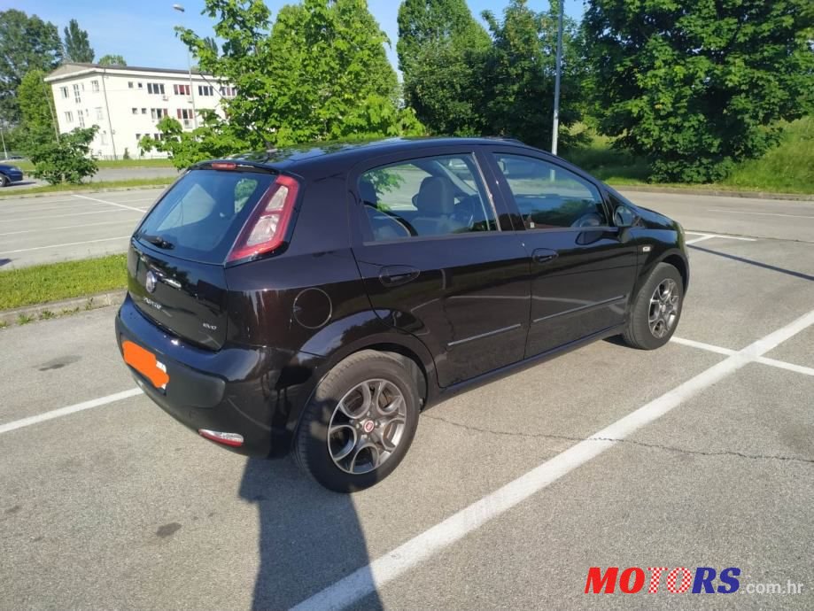 2010' Fiat Punto Evo photo #2