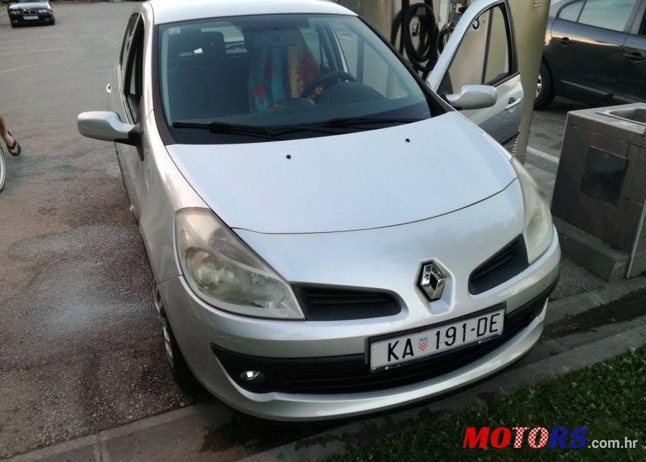 2007' Renault Clio 1,2 16V photo #3
