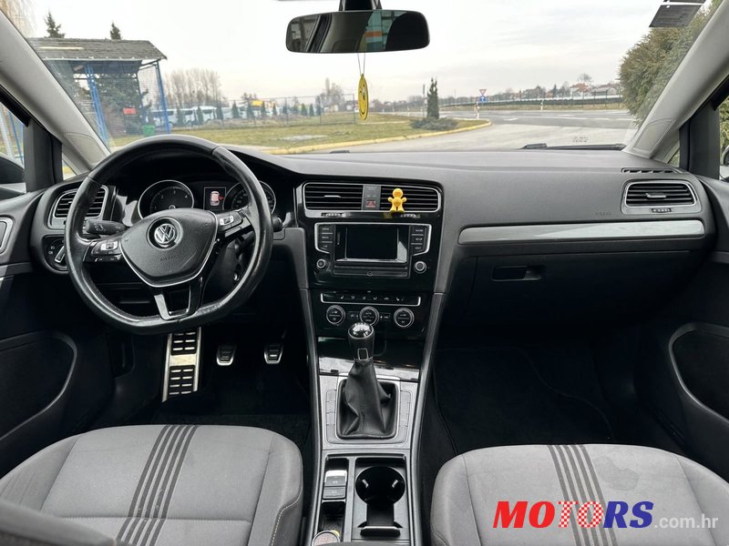 2016' Volkswagen Golf VII 1,6 Tdi photo #4