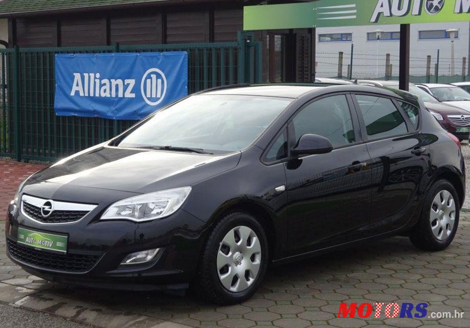 2011' Opel Astra 1,3 Cdti photo #1
