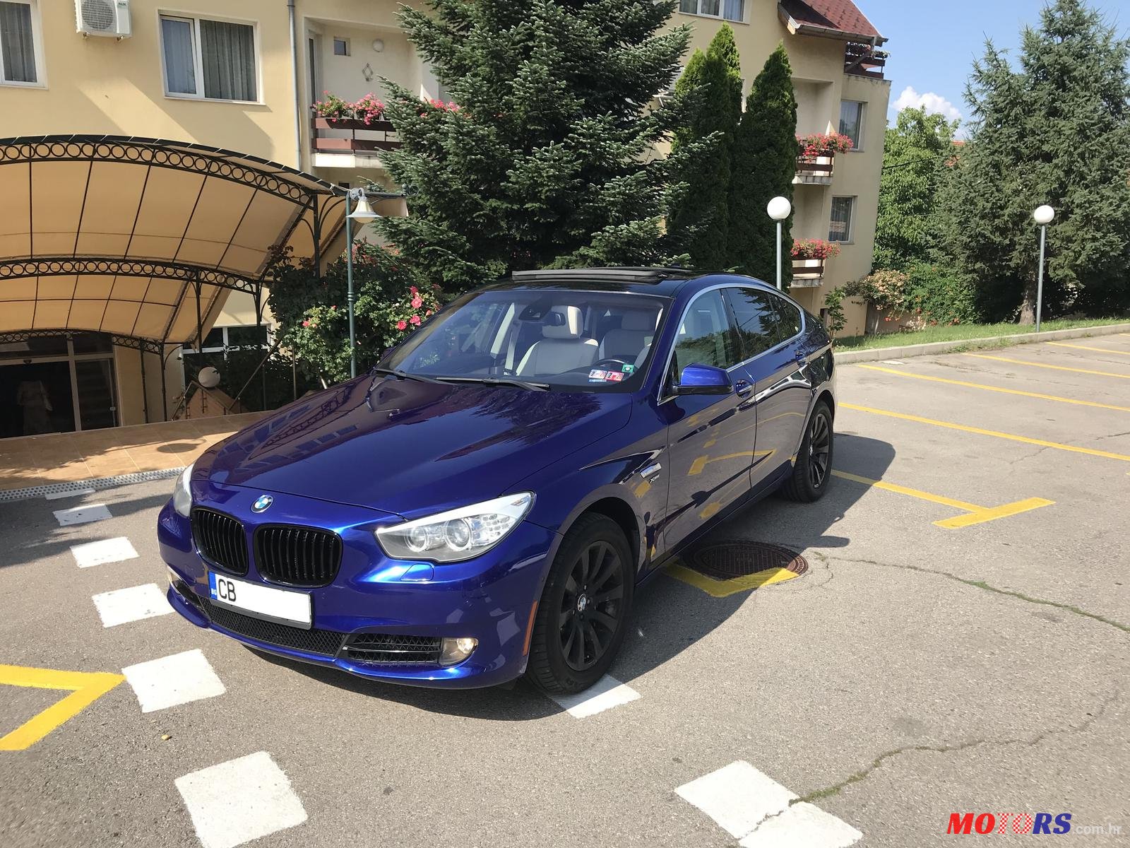 2011' BMW 5 Series GT 550i GT xDrive photo #1