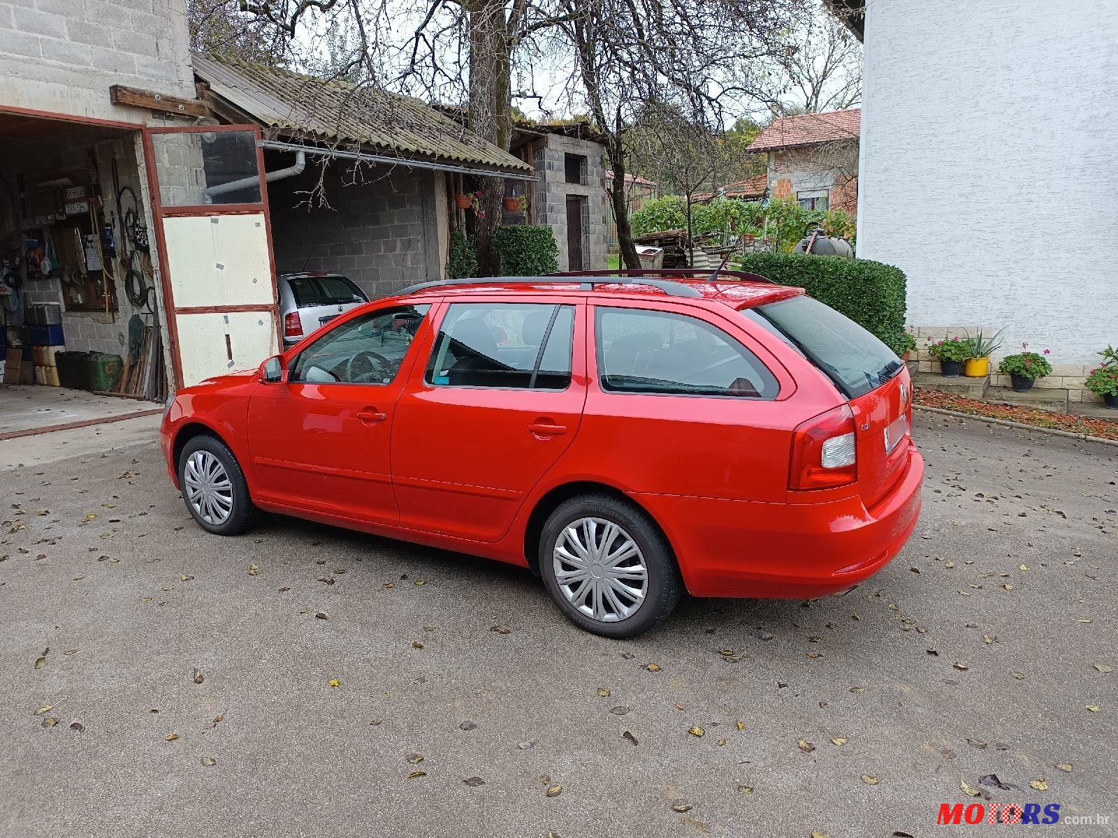 2011' Skoda Octavia Combi photo #2