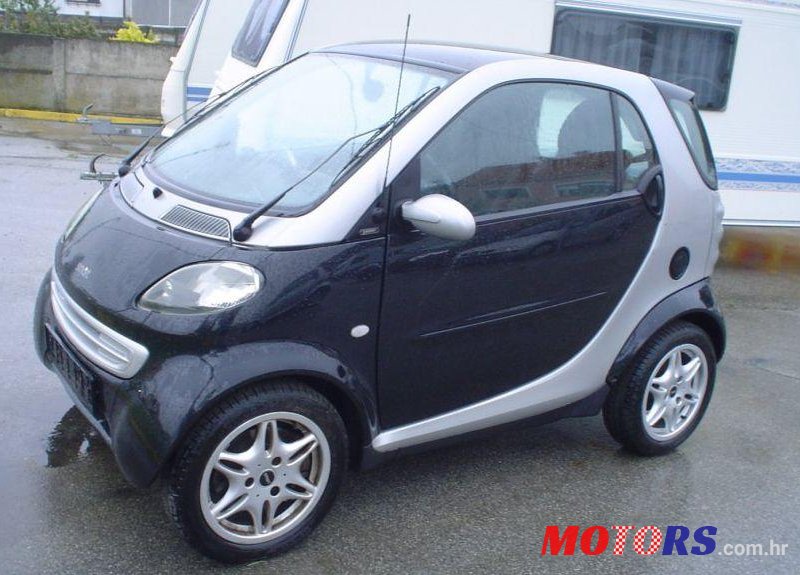 2001' Smart Fortwo Coupe Pure photo #2