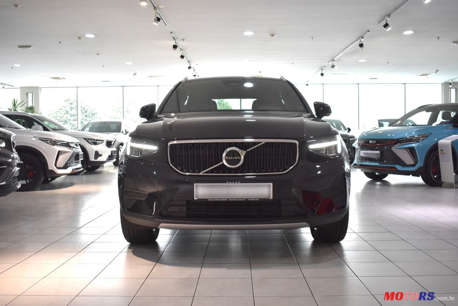 2024' Volvo XC40 photo #2