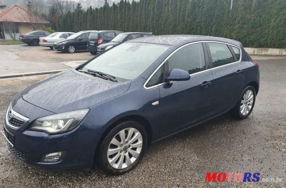 2011' Opel Astra 1,7 Cdti photo #1