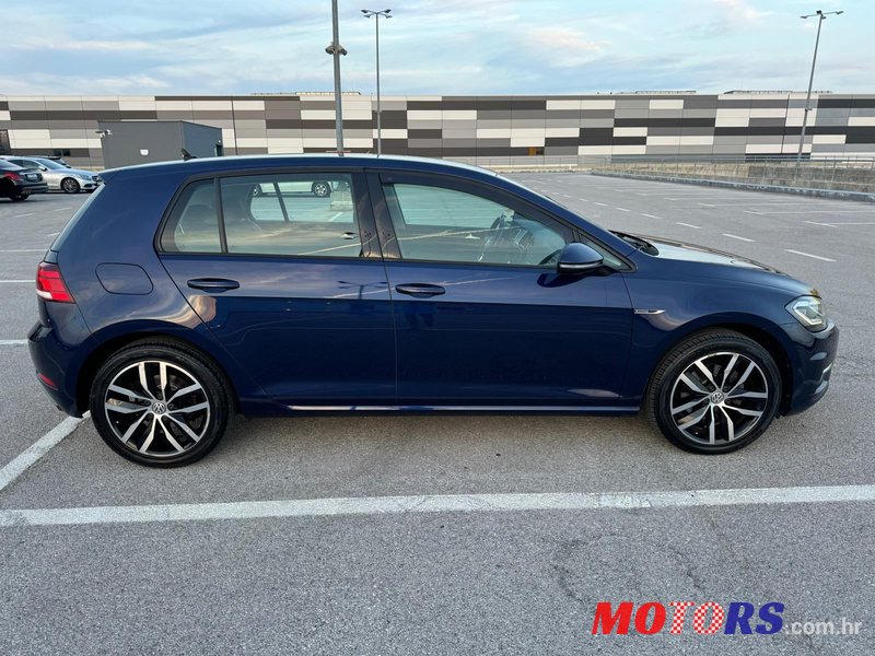 2019' Volkswagen Golf VII 2,0 Tdi photo #1