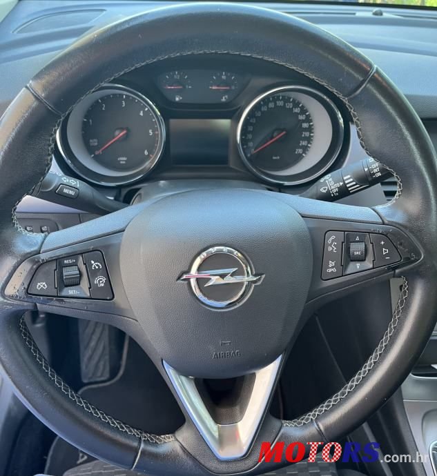 2018' Opel Astra photo #6