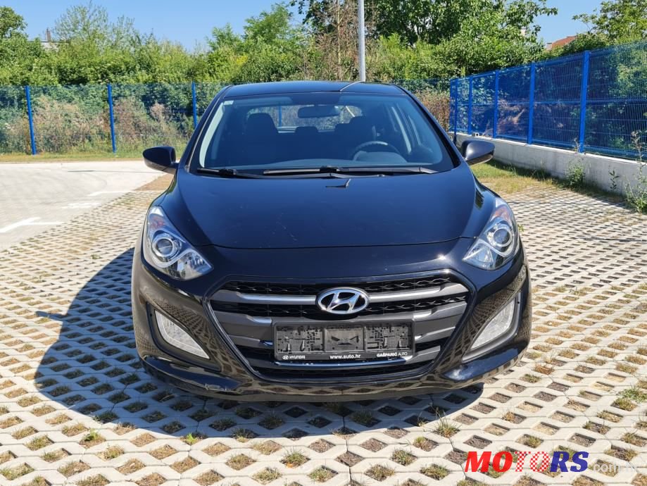 2017' Hyundai i30 photo #6
