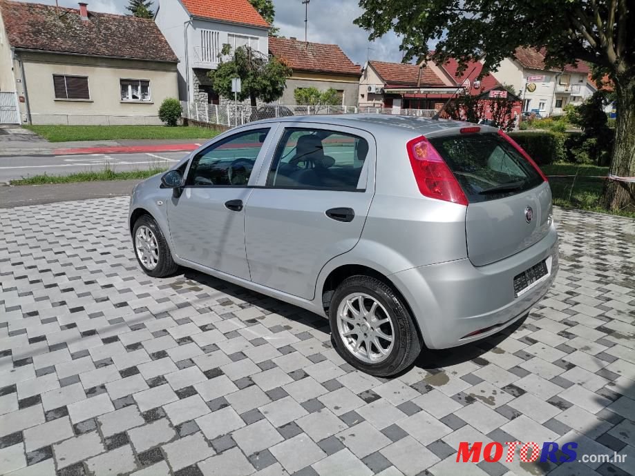 2011' Fiat Grande Punto 1,2 8V photo #5