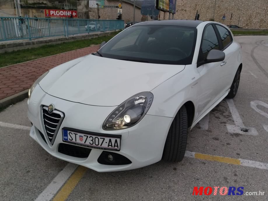 2014' Alfa Romeo Giulietta 2,0 photo #2