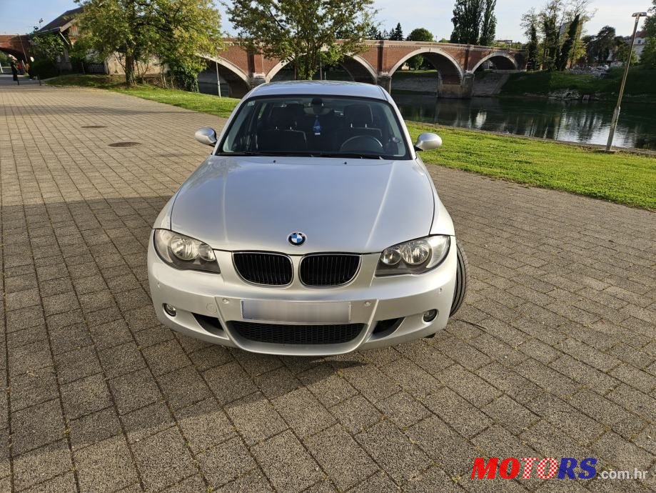 2009' BMW Serija 1 118D photo #3