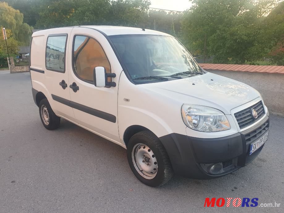 2009' Fiat Doblo photo #2