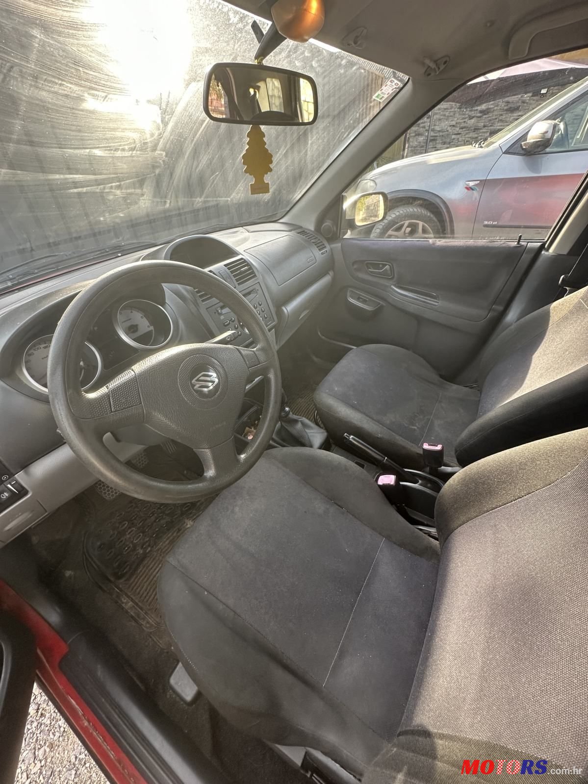 2004' Suzuki Ignis 1,3 Gl photo #6