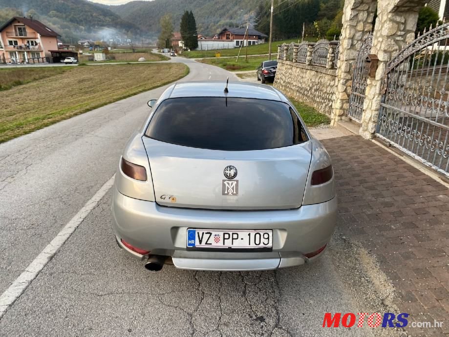 2005' Alfa Romeo GT photo #5