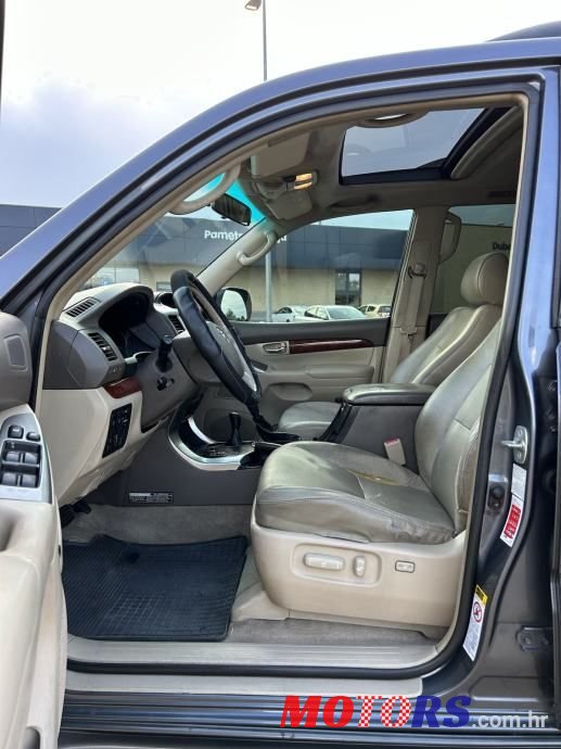 2003' Toyota Land Cruiser 3,0 D-4D photo #5