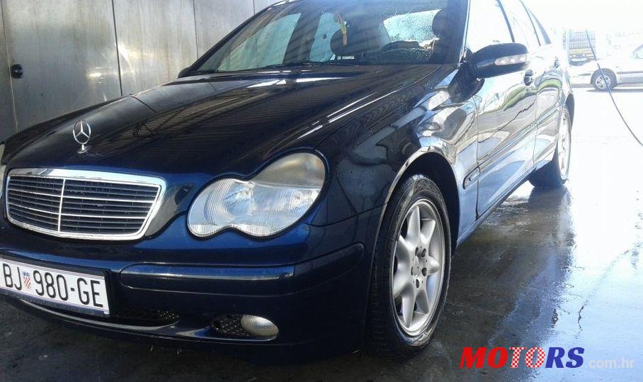 2002' Mercedes-Benz C-Class 200 Classic photo #3