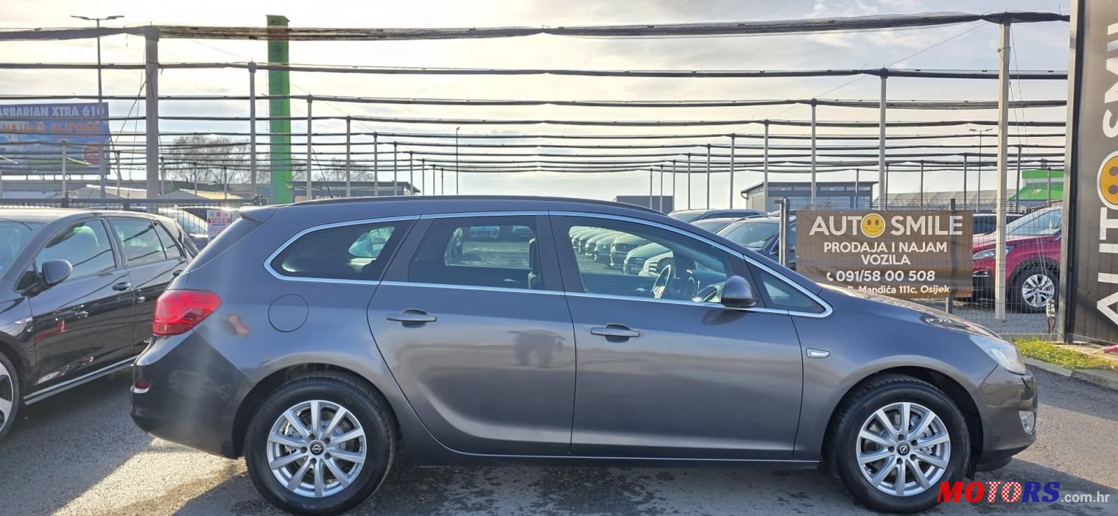 2012' Opel Astra Karavan photo #5