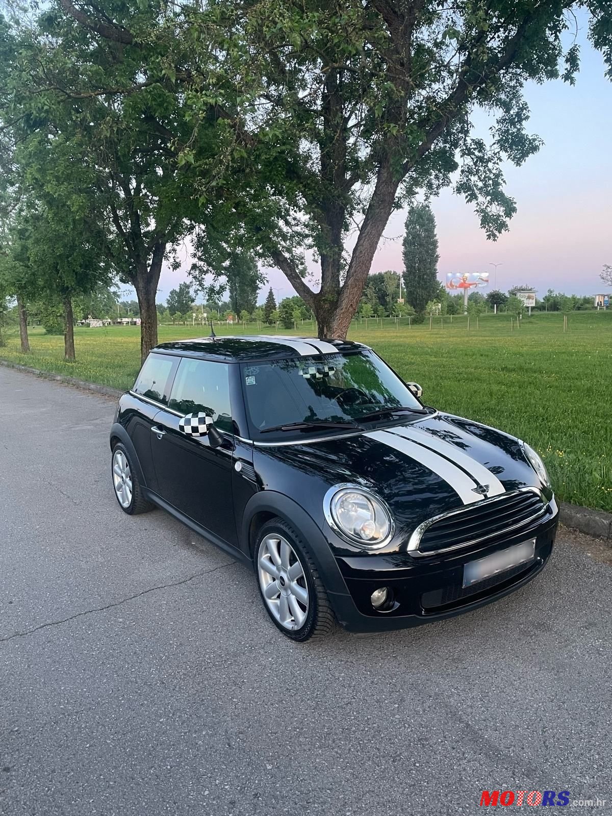 2009' MINI Cooper photo #1