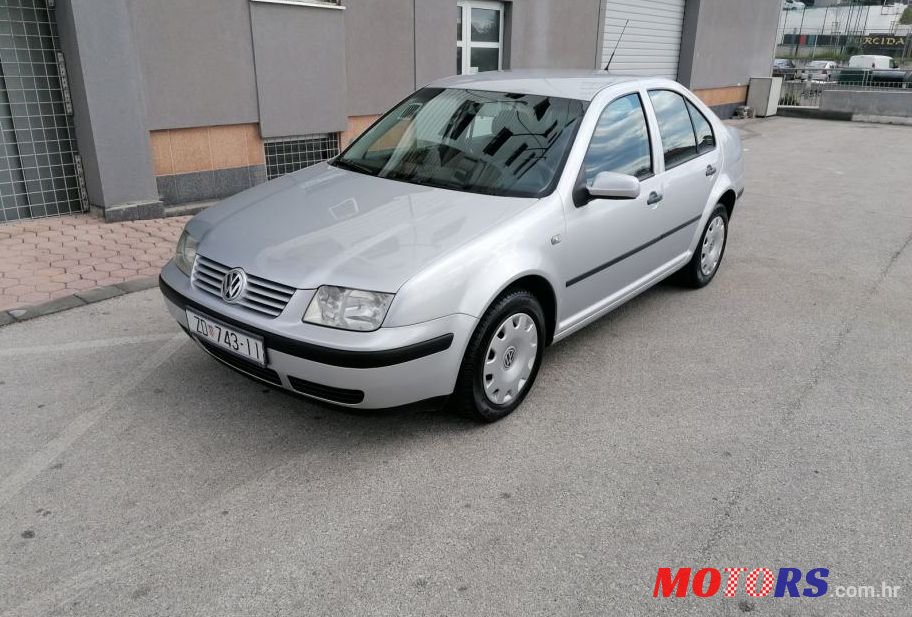 2005' Volkswagen Bora 1,9 Tdi photo #1