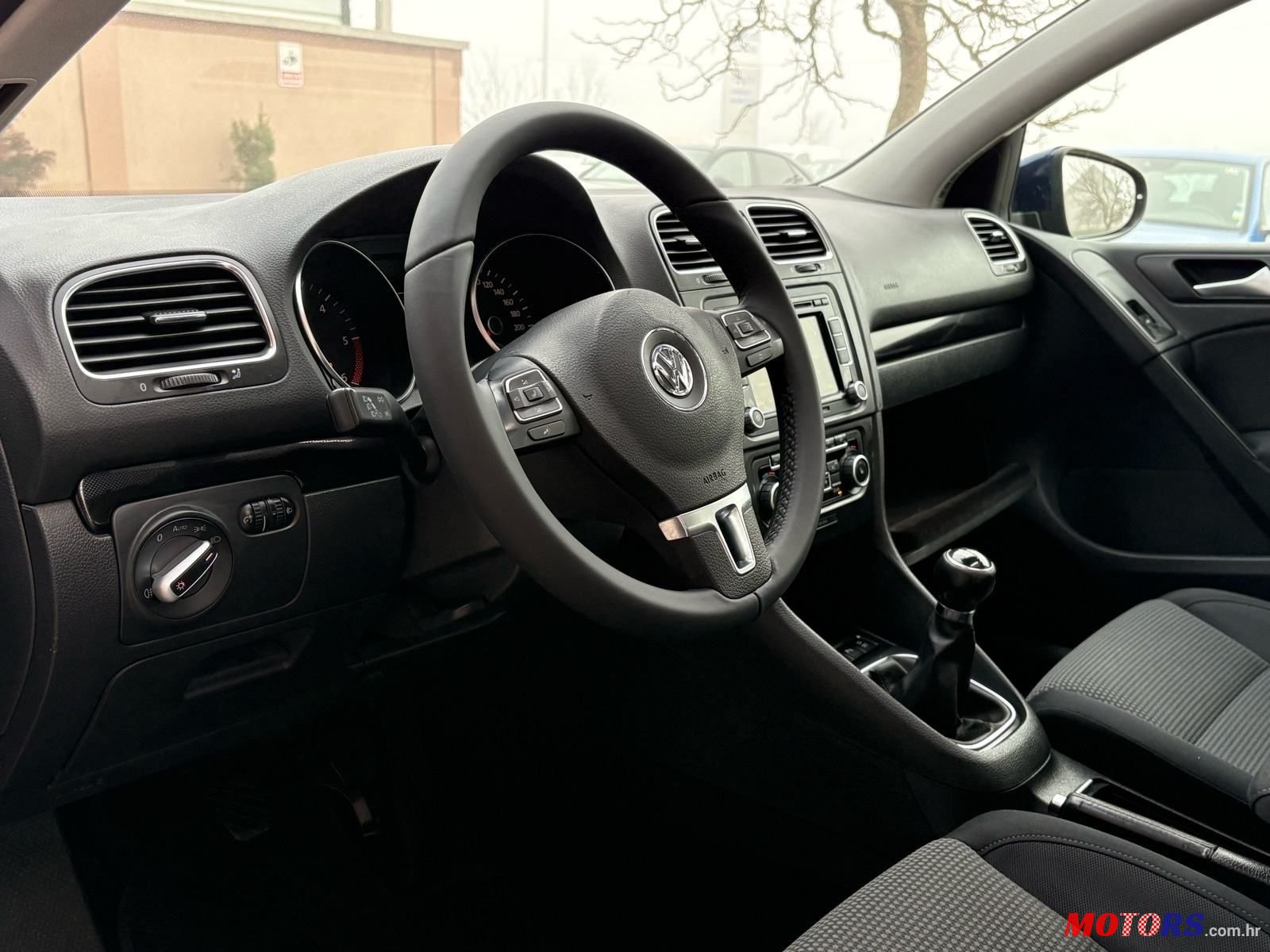 2009' Volkswagen Golf VI 2,0 Tdi photo #5