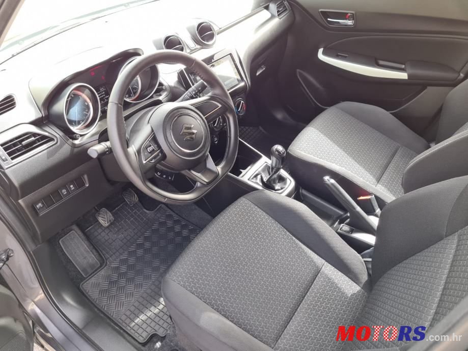2020' Suzuki Swift 1,2 photo #2