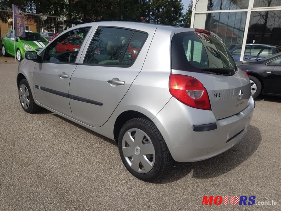 2008' Renault Clio 1,2 16V photo #3