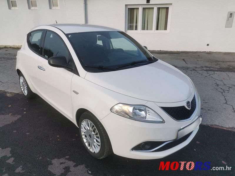 2016' Lancia Y 1,2 8V photo #6