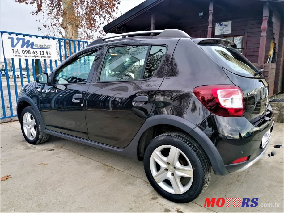 2014' Dacia Sandero photo #5