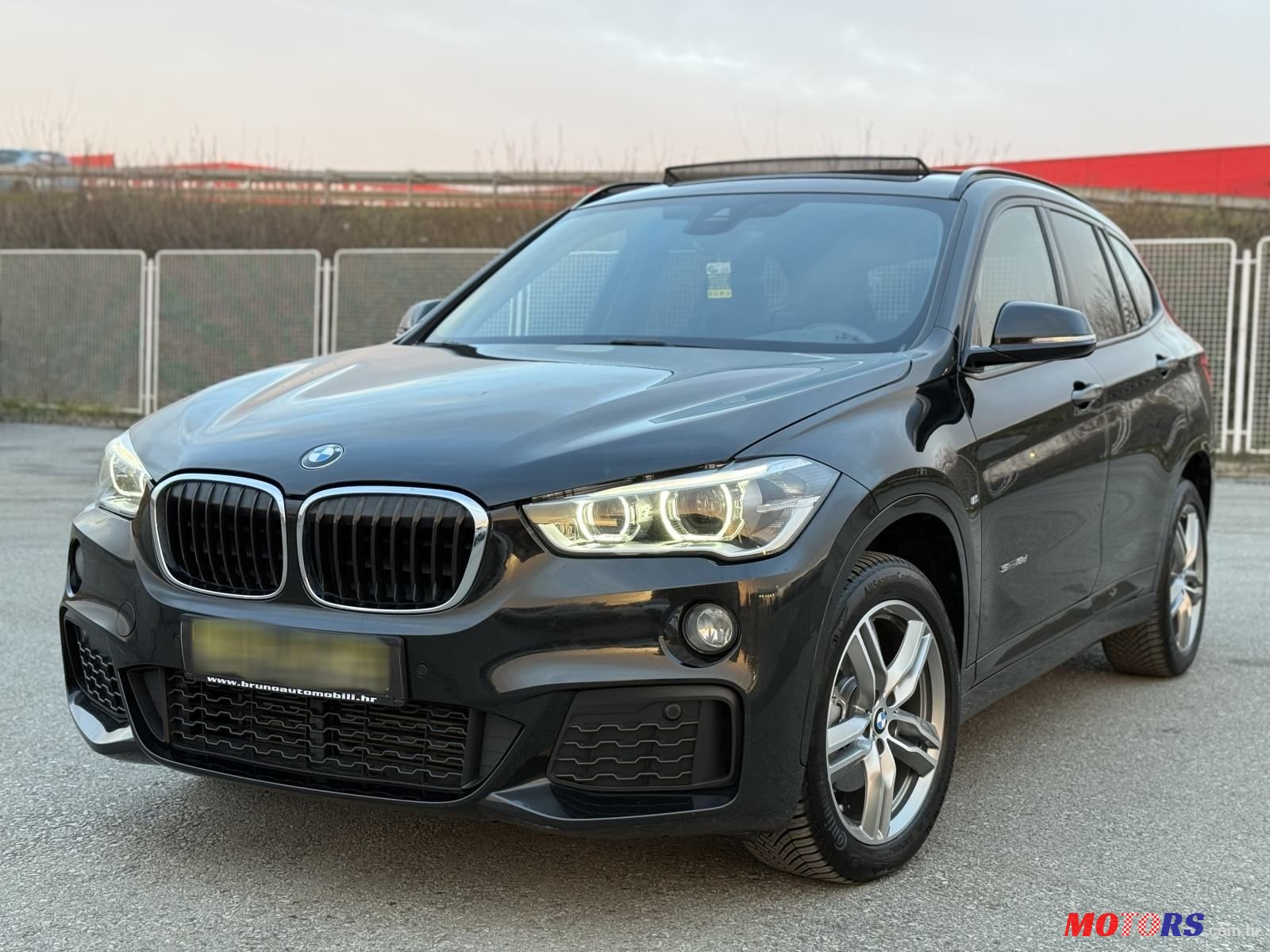 2017' BMW X1 Sdrive18D photo #1