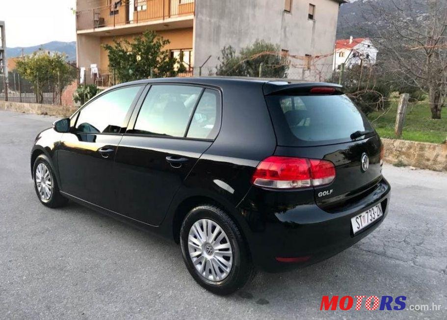 2011' Volkswagen Golf VI 1,6 Tdi photo #2