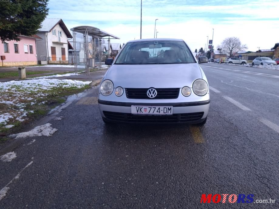 2002' Volkswagen Polo photo #2