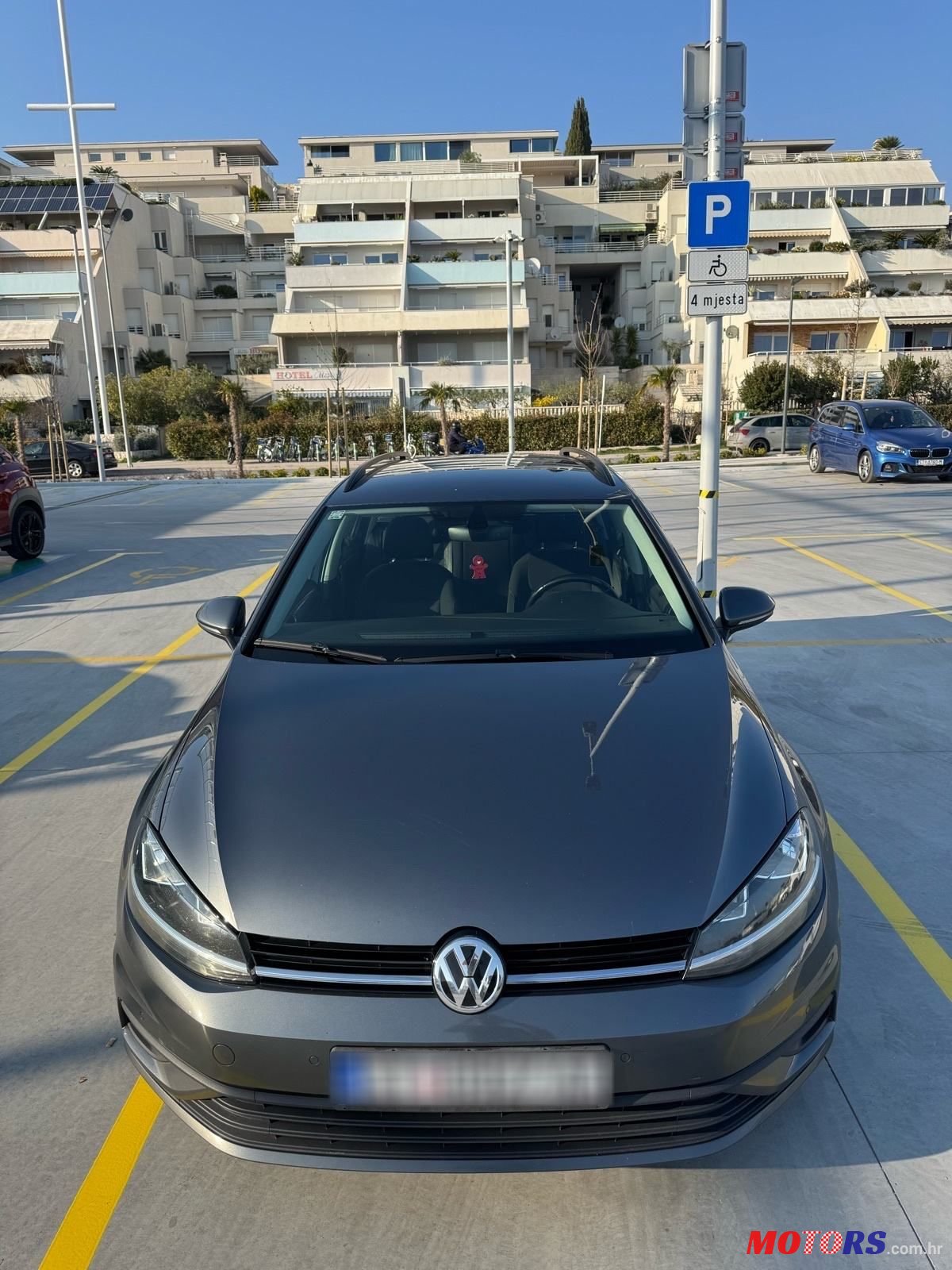 2017' Volkswagen Golf VII Variant photo #2
