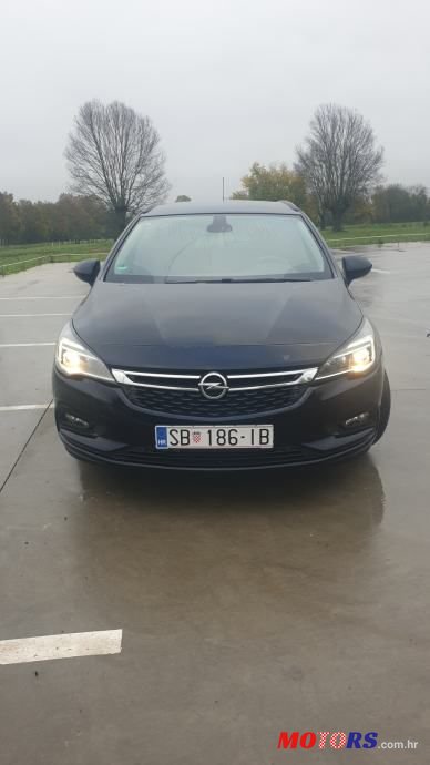 2018' Opel Astra photo #3