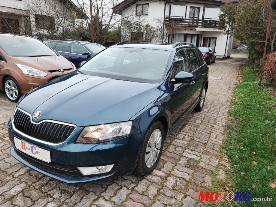 2013' Skoda Octavia Combi photo #3