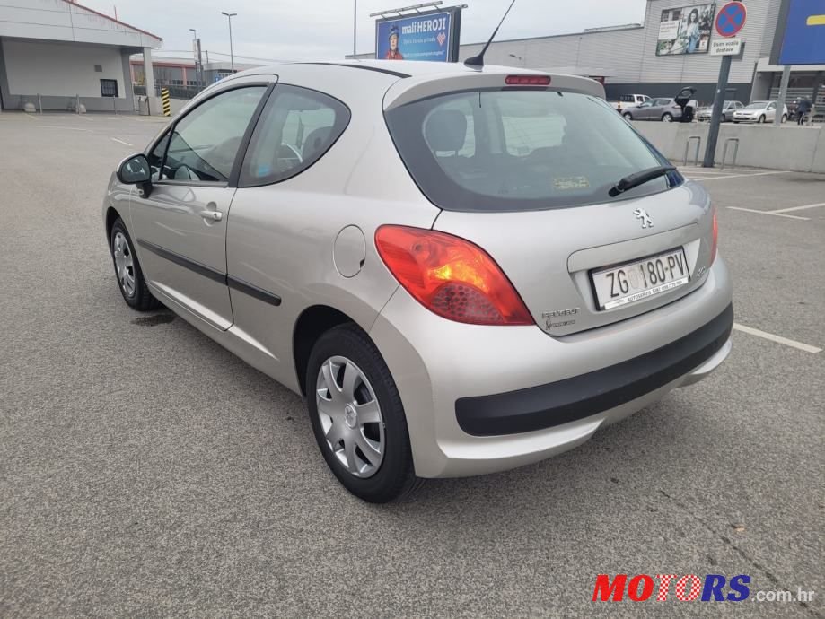 2006' Peugeot 207 1,4 Hdi photo #2