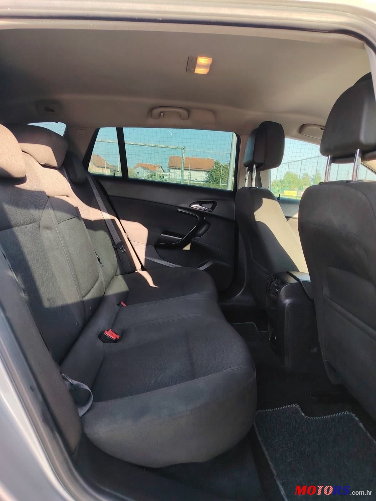 2010' Opel Insignia Karavan photo #6