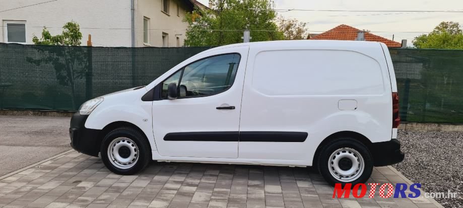 2017' Peugeot Partner photo #5