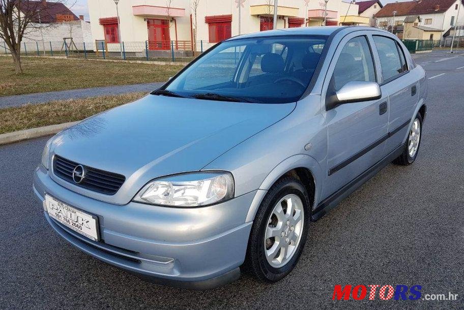 2002' Opel Astra 1,7 Dti photo #1