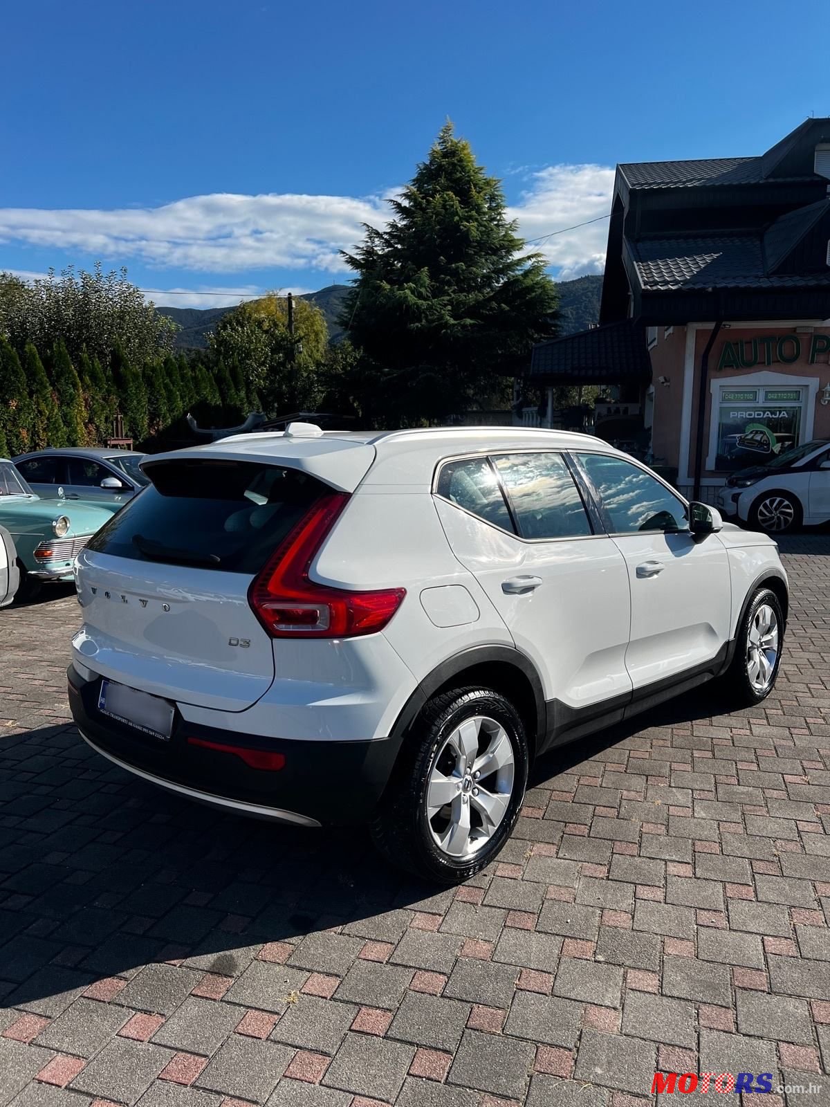 2020' Volvo XC40 D3 photo #5