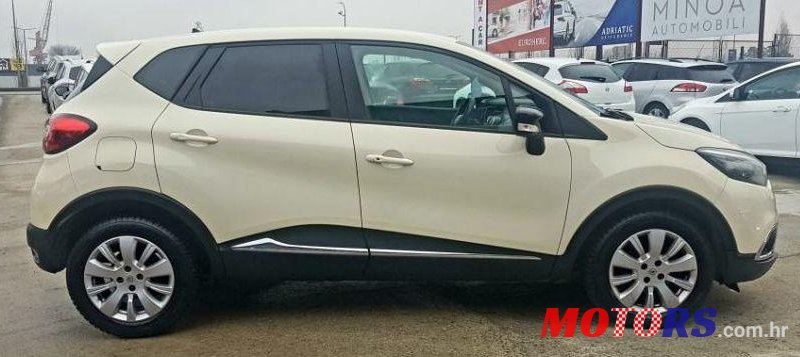 2015' Renault Captur Dci 90 photo #1