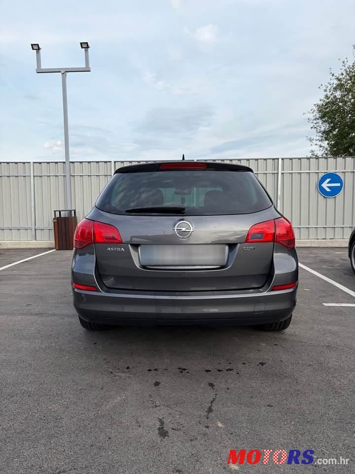 2012' Opel Astra 1,7 Cdti photo #2