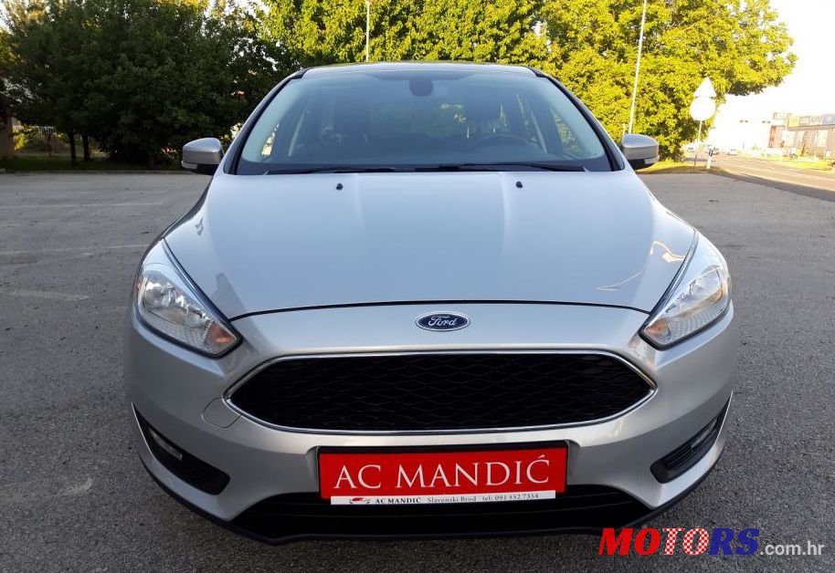 2016' Ford Focus Caravan photo #2